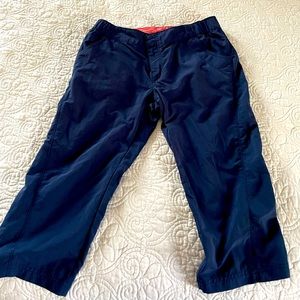 Columbia Navy women’s capris. Size small. Wore once.